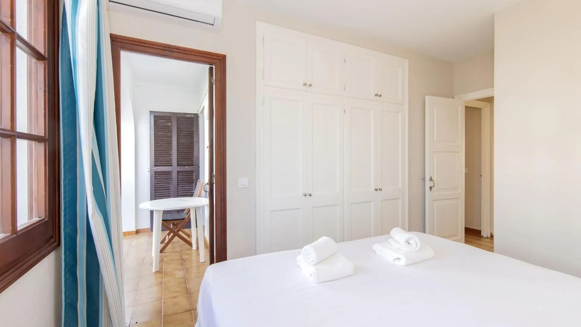Siesta Mar Family Apartments Cala En Porter