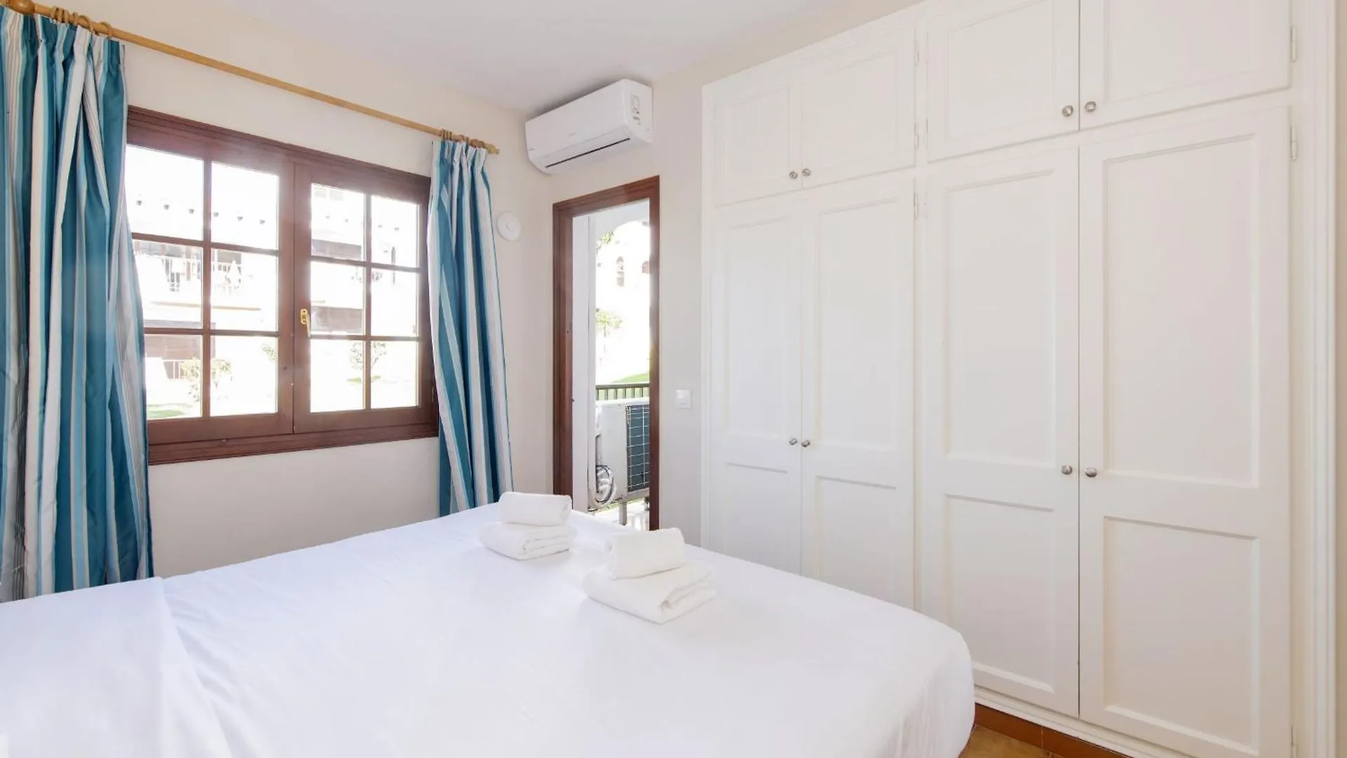 Siesta Mar Family Apartments Cala En Porter  Cala En Porter (Menorca)